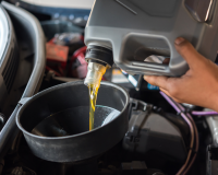 Los errores más comunes al rellenar el aceite del motor