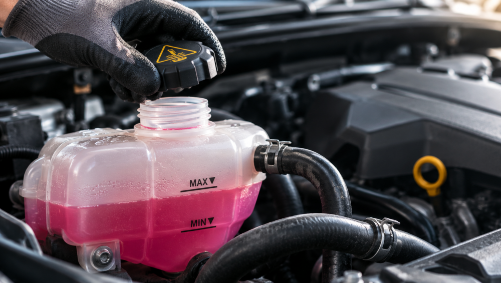 Qué hacer si el coche pierde refrigerante constantemente